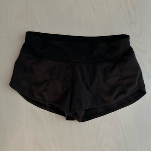 Lulu shorts great condition